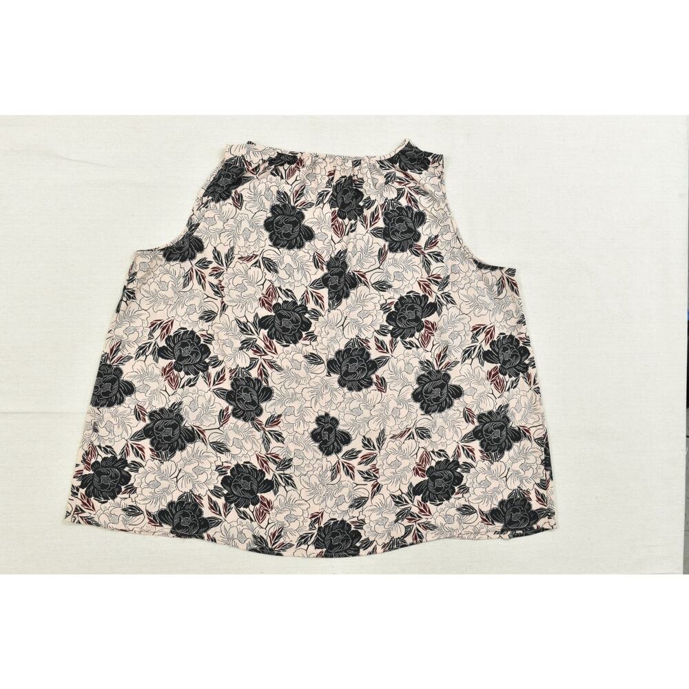 Lane Bryant Size 22 Sleeveless Floral Print V-Neck Blouse Tank Top Black Pink - Picture 8 of 8